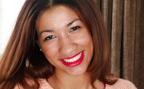 Svelte youthful Jade Richardson in sexy lingery denudes big tits and sexy butt 